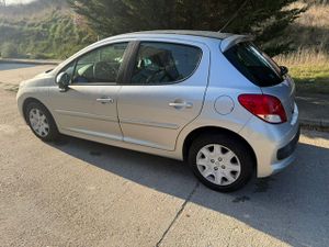 Peugeot 207 + 207+ 5p 1.4 HDi 68 - Foto 18