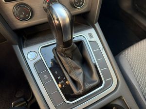 Volkswagen Passat Variant 2.0 TDI 90 kW (122 CV) DSG 7 vel. - Foto 36