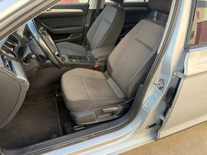 Volkswagen Passat Variant 2.0 TDI 90 kW (122 CV) DSG 7 vel. - Foto 32