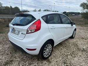 Ford Fiesta 5p Trend 1.5 TDCi 95 CV - Foto 23