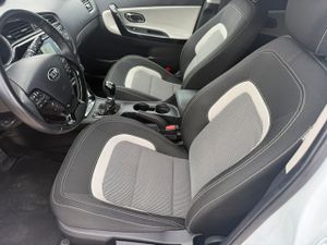 Kia Ceed cee'd SW 1.6 CRDi VGT Drive 100 kW - Foto 26