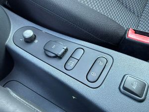 Seat Leon 1.9 TDI 105 CV Reference - Foto 28