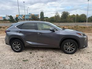 Lexus NX 300h Executive 4WD - Foto 17