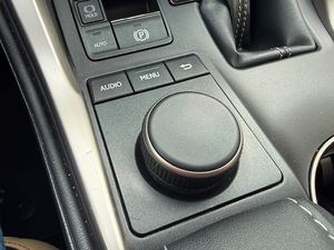 Lexus NX 300h Executive 4WD - Foto 56