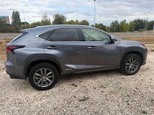 Lexus NX 300h Executive 4WD - Foto 19