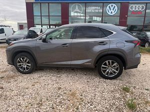Lexus NX 300h Executive 4WD - Foto 28