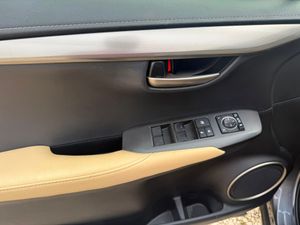 Lexus NX 300h Executive 4WD - Foto 46