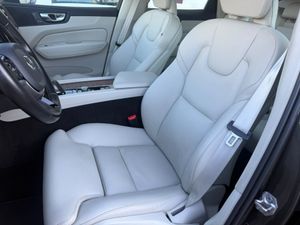 Volvo XC60 Momentum Pro B5 Diesel AWD Aut. - Foto 31