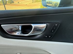 Volvo XC60 Momentum Pro B5 Diesel AWD Aut. - Foto 28