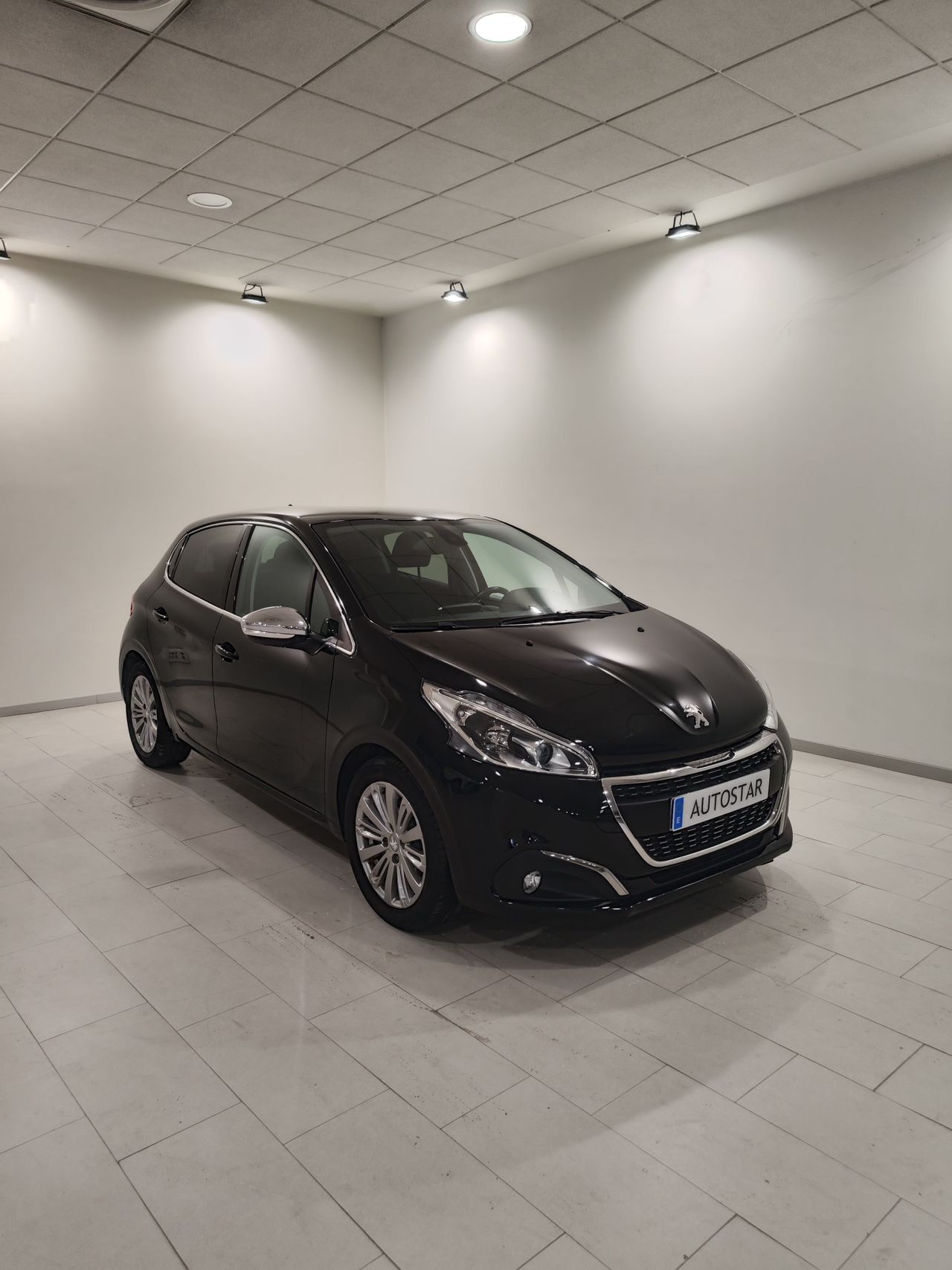 Peugeot 208 5P ALLURE 1.2L PureTech 60KW (82CV)  - Foto 1