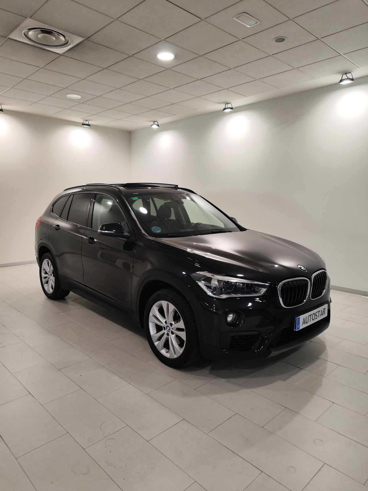 BMW X1 sDrive18i  - Foto 1