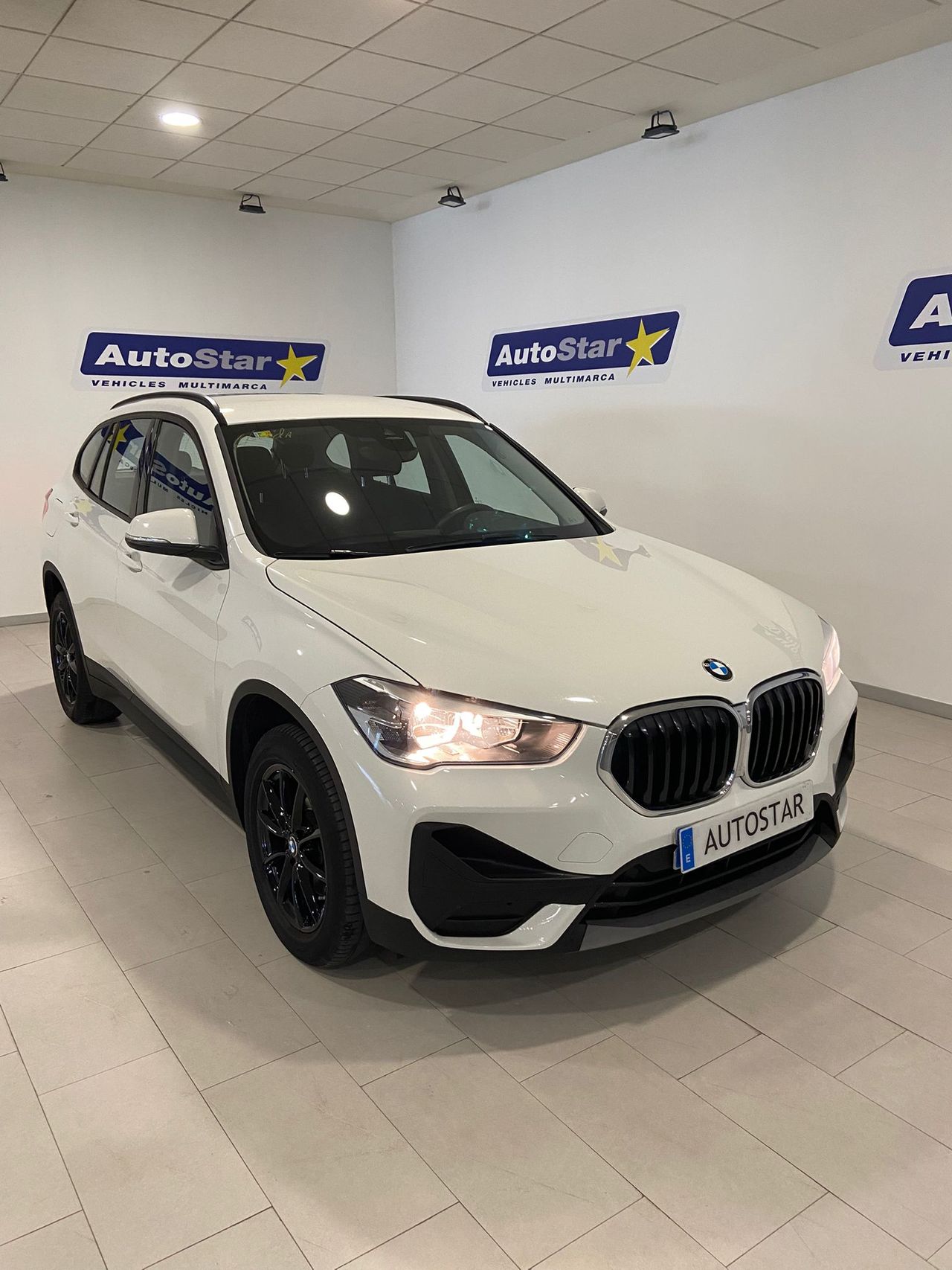 BMW X1 sDrive18d Business 2 año de Garantía  - Foto 1