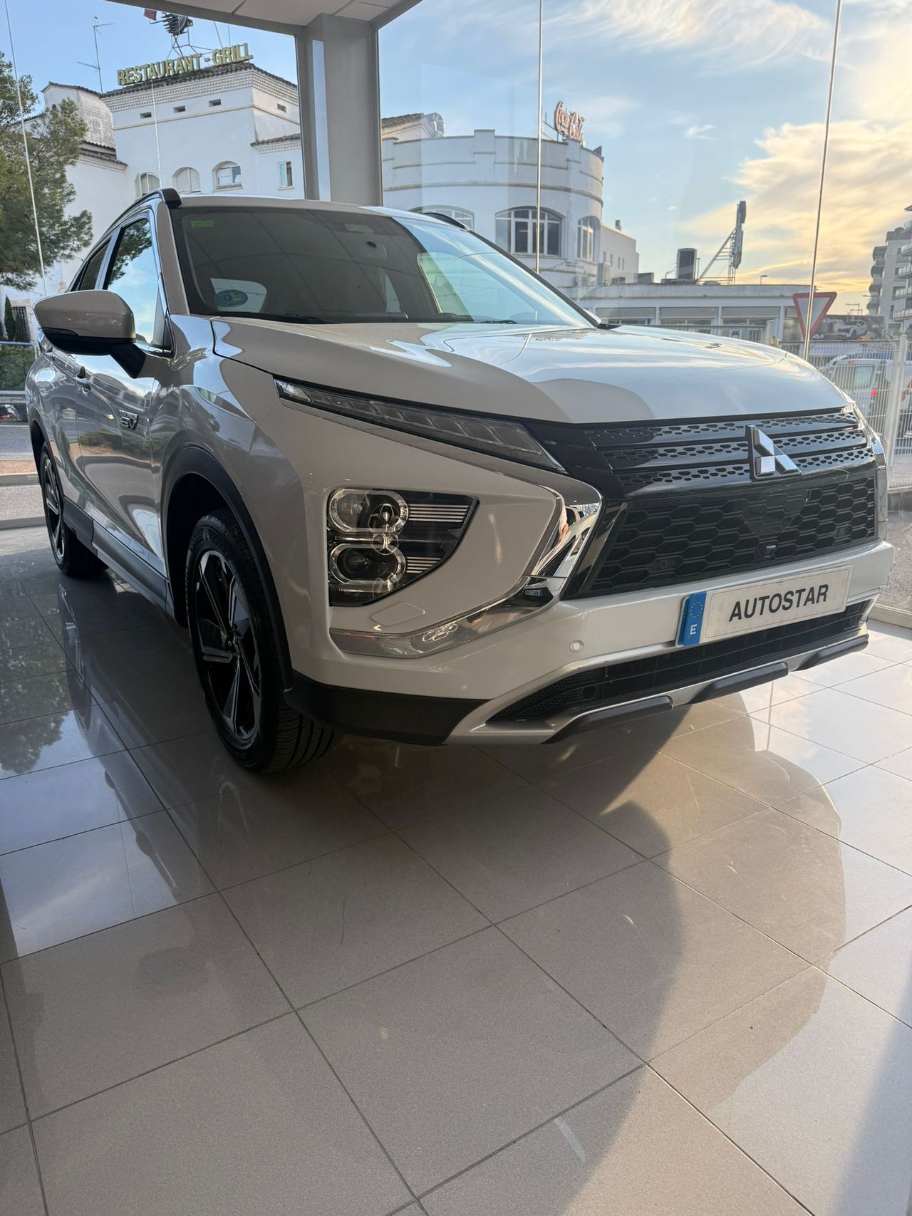 Mitsubishi Eclipse Cross 2.4 PHEV Kaiteki Auto 4WD - Foto 1