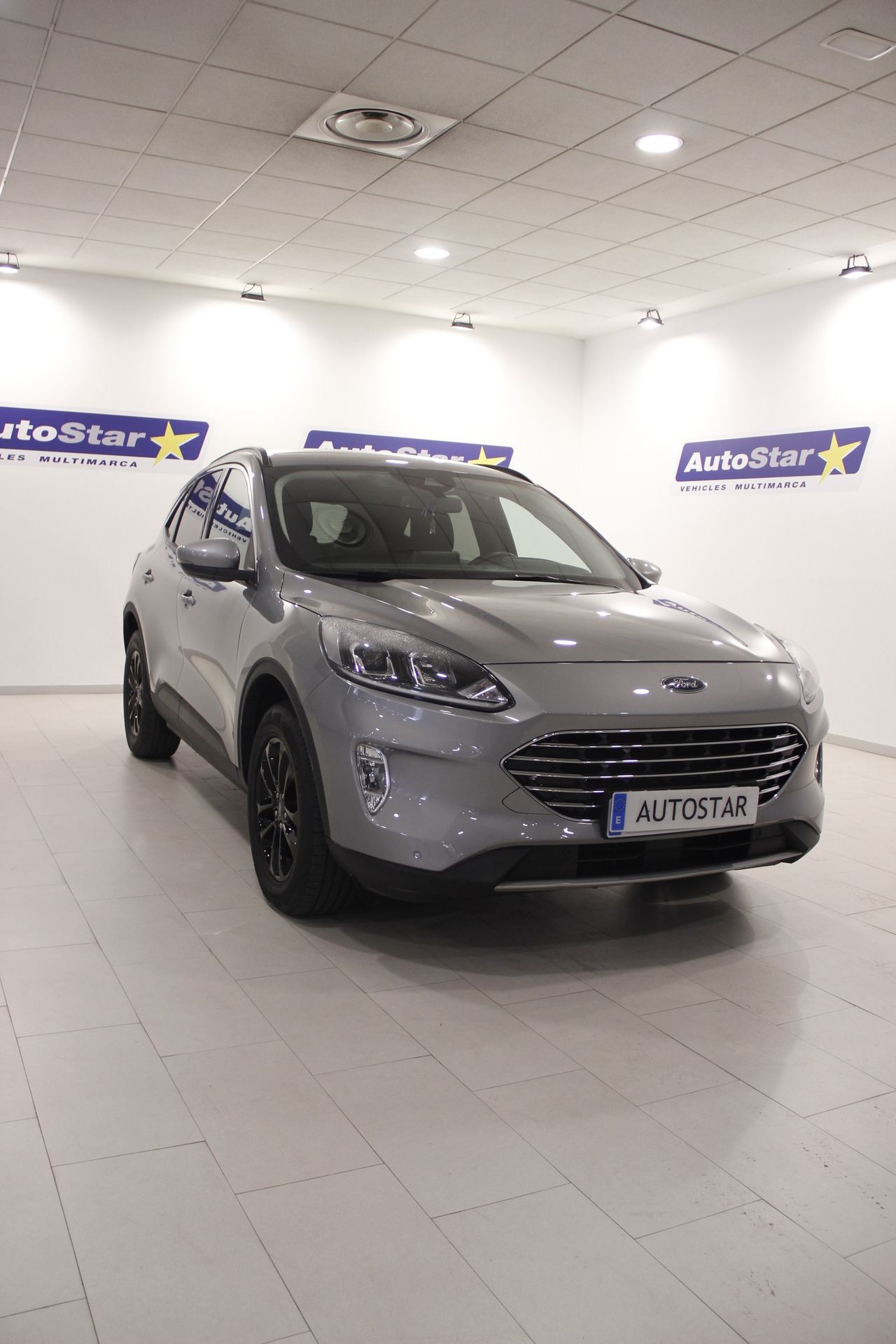 Ford Kuga Titanium 2.5 Duratec FHEV 140kW Auto  - Foto 1