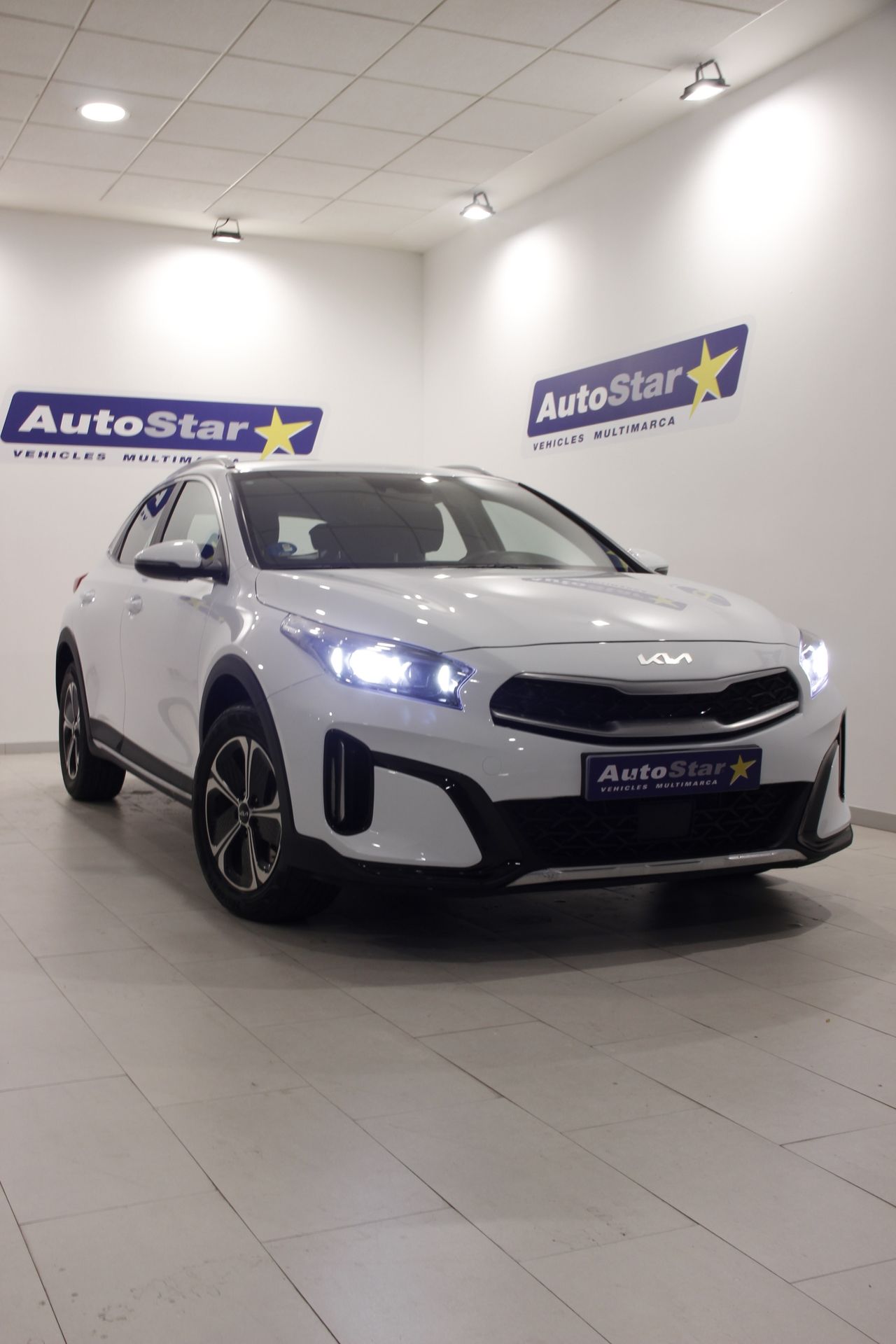 Kia Ceed 1.6 GDI PHEV  - Foto 1