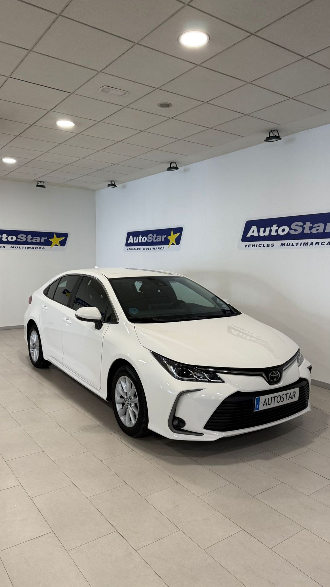 Toyota Corolla SEDAN 1.8 125H ACTIVE TECH  - Foto 1