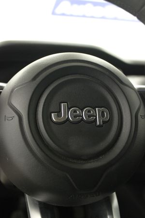 Jeep Avenger 1.2 T G ALTITUDE - Foto 13