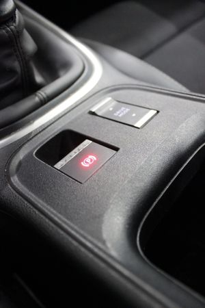 Jeep Avenger 1.2 T G ALTITUDE - Foto 20