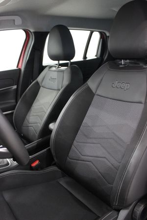 Jeep Avenger 1.2 T G ALTITUDE - Foto 21