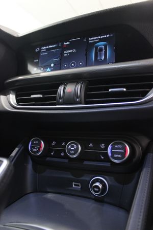 Alfa Romeo Stelvio 2.2 Diesel 154 kW (210 CV) Veloce AT AWD - Foto 13