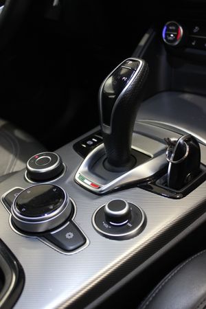 Alfa Romeo Stelvio 2.2 Diesel 154 kW (210 CV) Veloce AT AWD - Foto 14