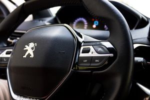 Peugeot 3008 Allure Pack Hybrid 136 e-DCS6 - Foto 11