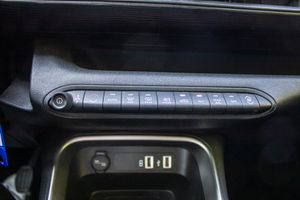 Jeep Avenger 1.2 Turbo 100 CV Altitude - Foto 12