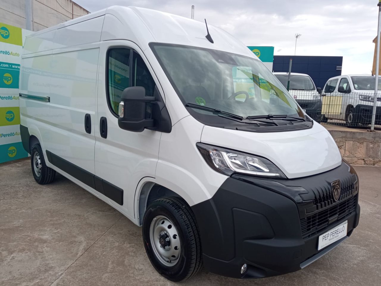 Peugeot Boxer FURGON L2H2 BLUEHDI 120   - Foto 1