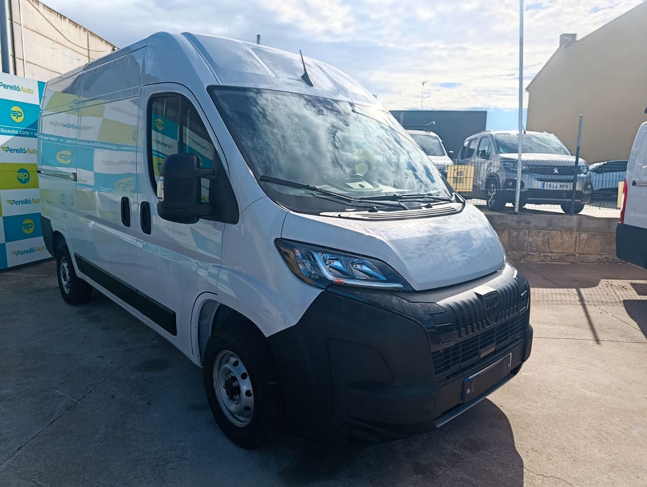 Peugeot Boxer FURGON 2.3 2H2 BLUEHDI 140  - Foto 1