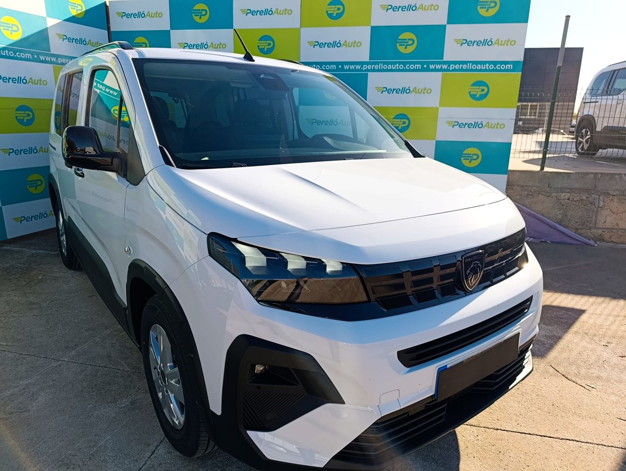 Peugeot Rifter ALLURE BLUEHDI 100  - Foto 1