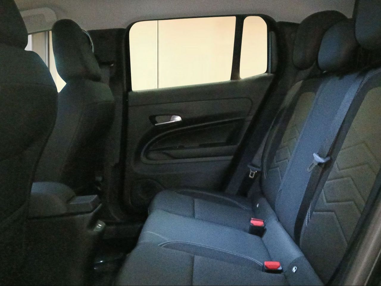 Jeep Avenger BEV 115kW (156CV) Summit  - Foto 11