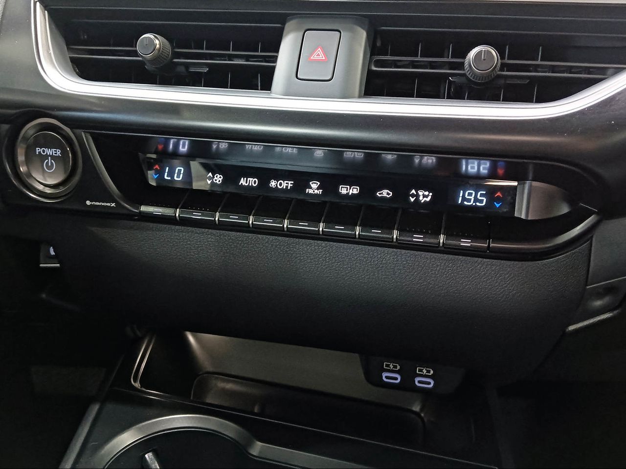 Lexus UX 2.0 300h UX Plus  - Foto 19