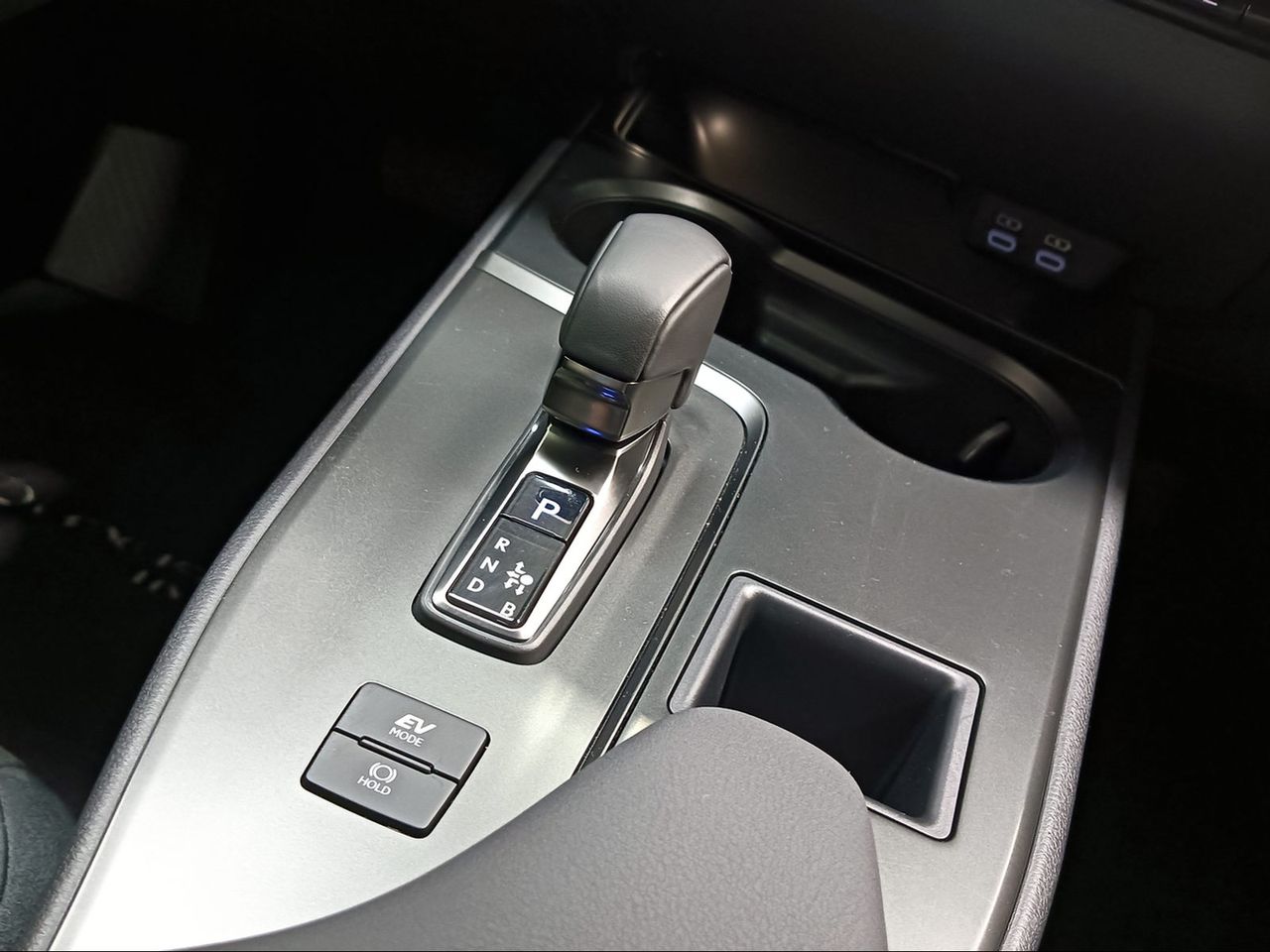 Lexus UX 2.0 300h UX Plus  - Foto 18