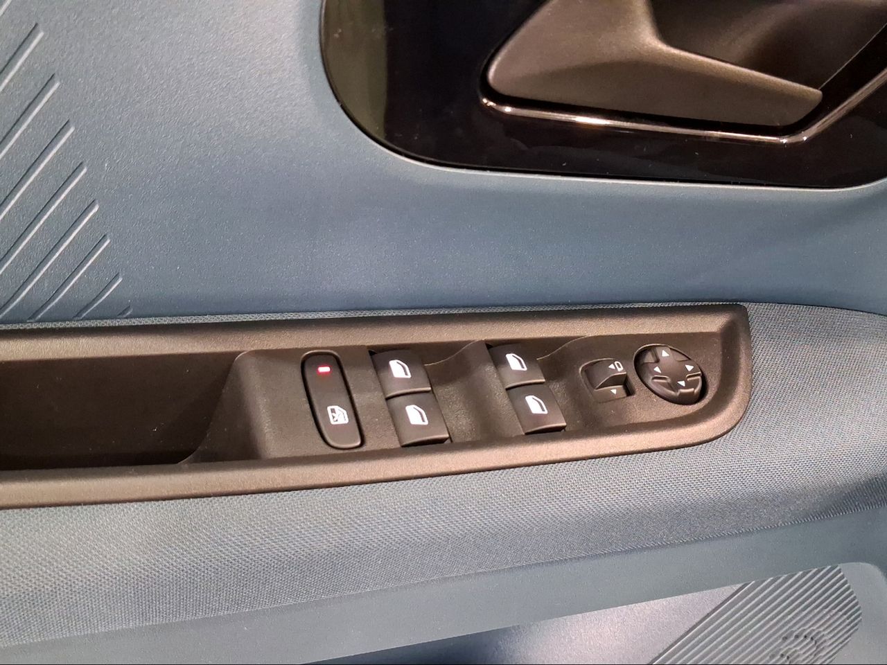 Fiat Grande Panda La prima 44kwh 87kw (118cv)  - Foto 19