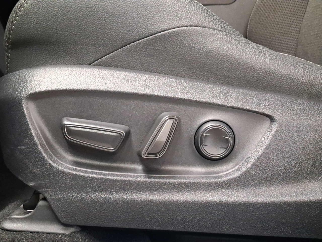 Toyota bZ4X 220E 4x4 Advance  - Foto 22