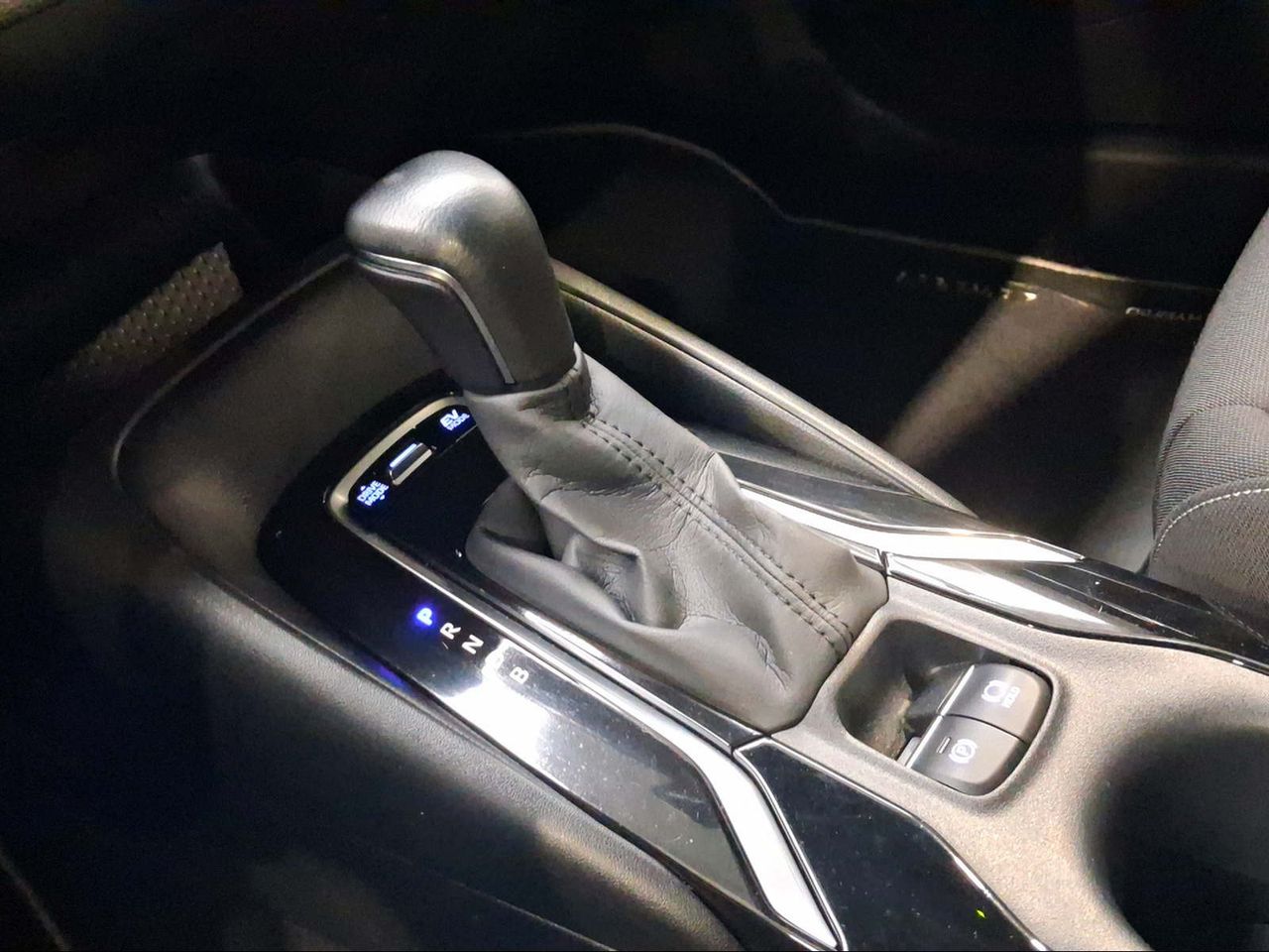 Toyota Corolla 1.8 125H ACTIVE TECH E-CVT  - Foto 22