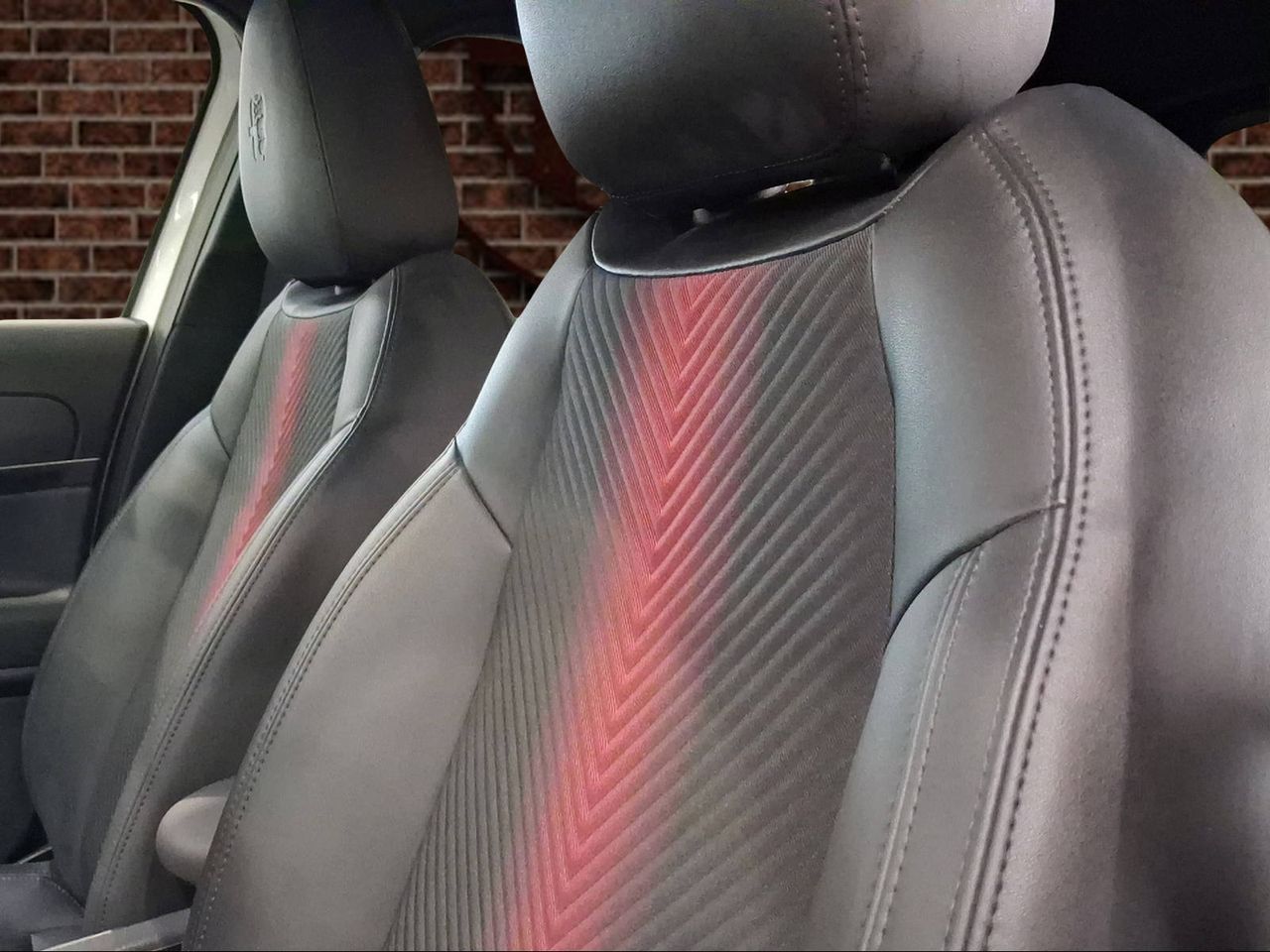 Alfa Romeo Junior Ibrida Speciale 100kW (136CV)  - Foto 19