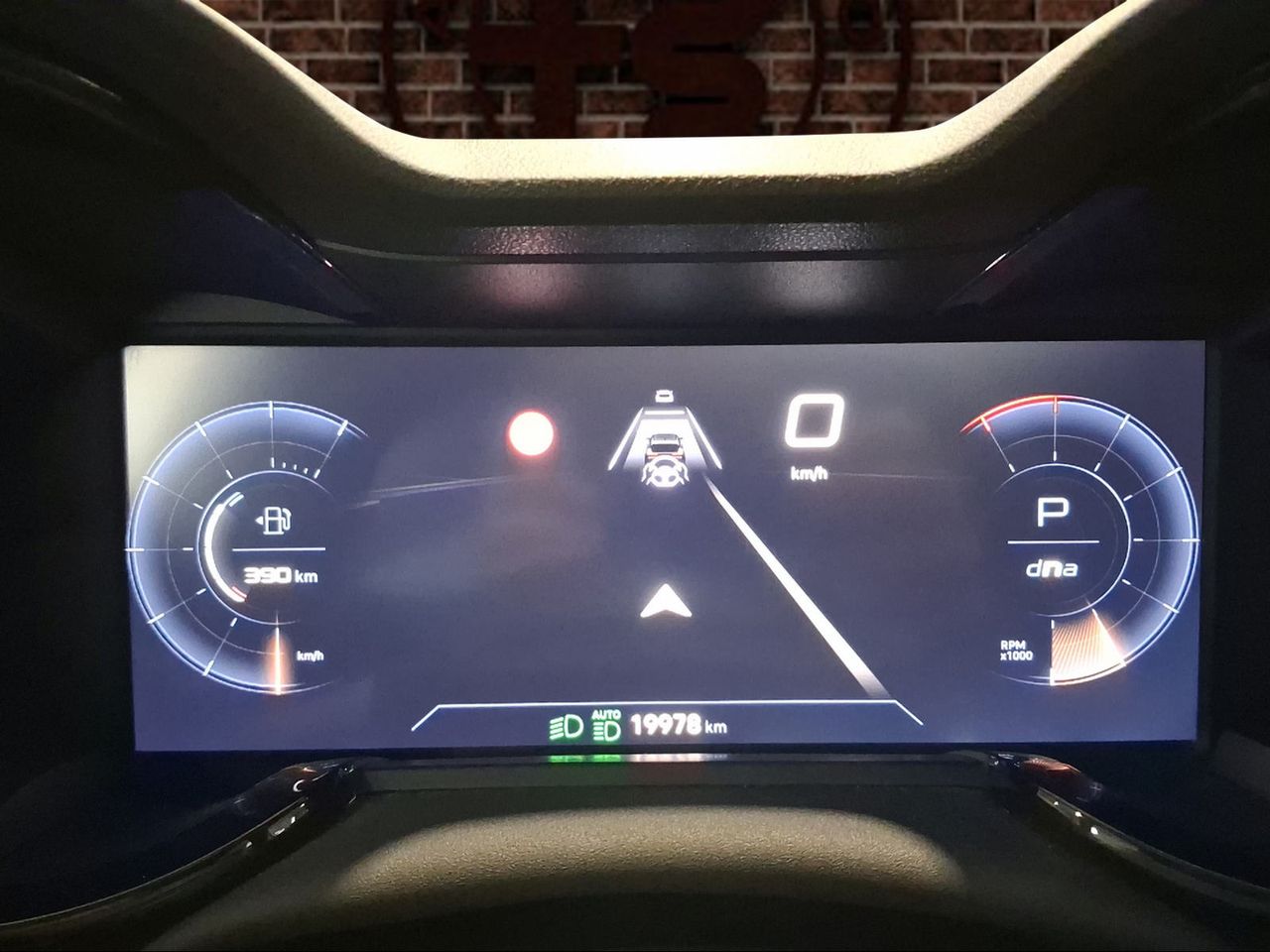 Alfa Romeo Junior Ibrida Speciale 100kW (136CV)  - Foto 11