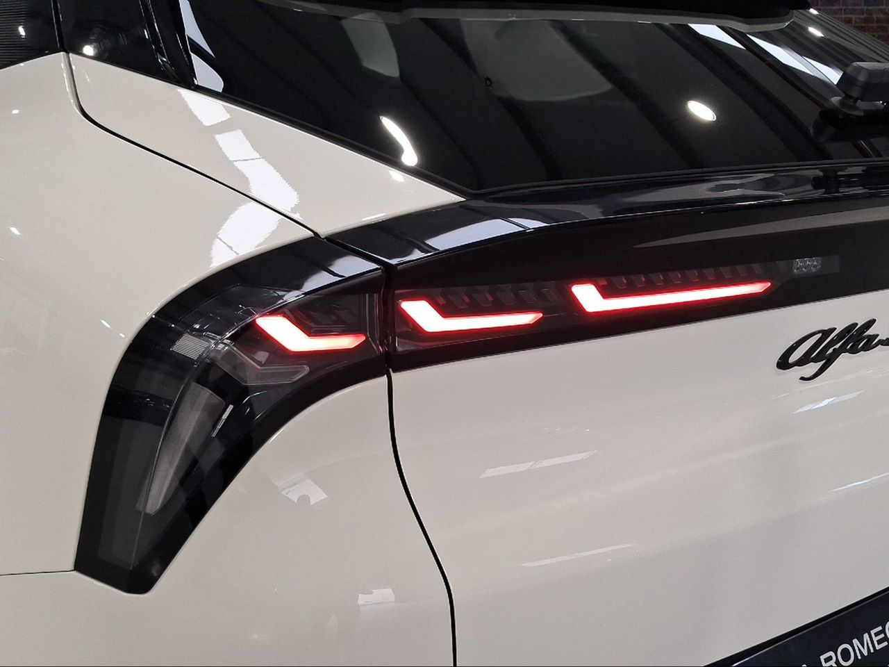 Alfa Romeo Junior Ibrida Speciale 100kW (136CV)  - Foto 16