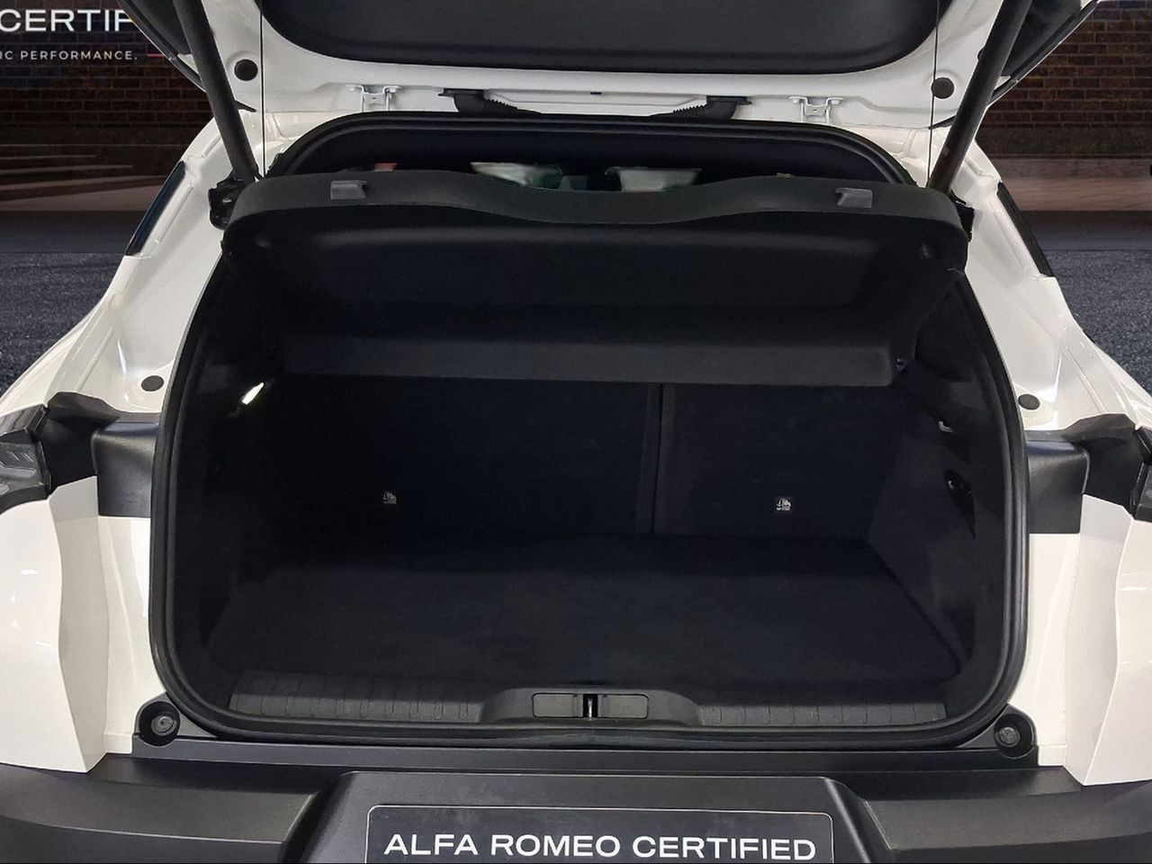 Alfa Romeo Junior Ibrida Speciale 100kW (136CV)  - Foto 7