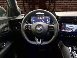 Alfa Romeo Junior Ibrida Speciale 100kW (136CV)  - Foto 10