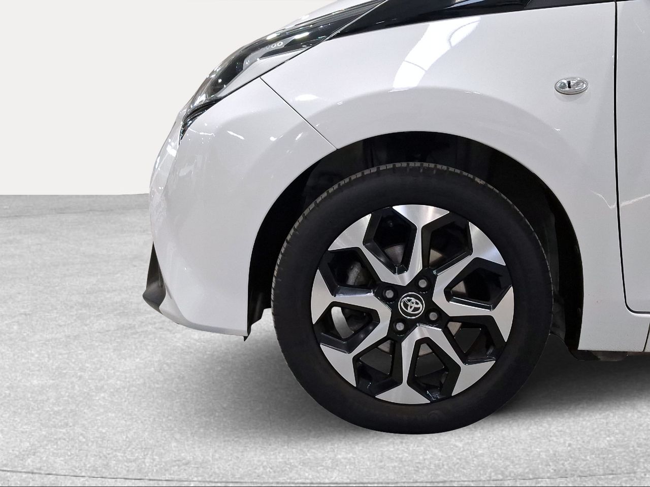 Toyota Aygo 1.0 70 x-play  - Foto 17