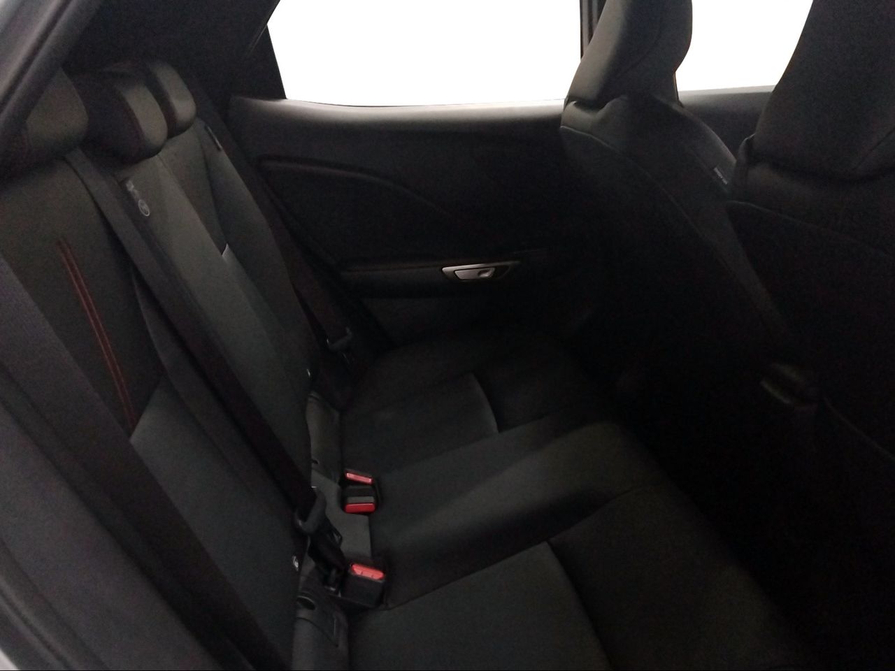 Lexus LBX 1.5 136cv HEV Elegant+ Black  - Foto 17