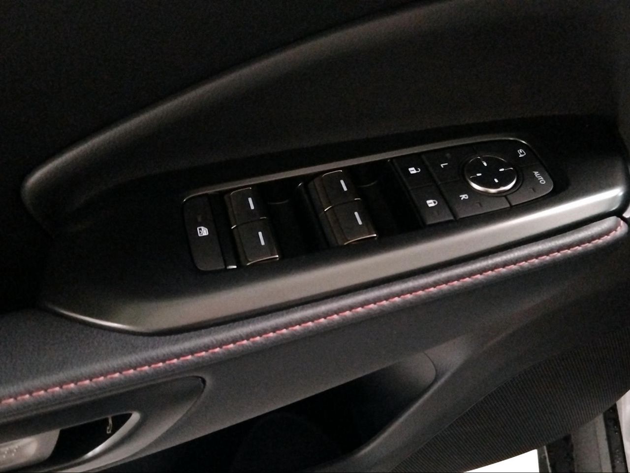 Lexus LBX 1.5 136cv HEV Elegant+ Black  - Foto 18