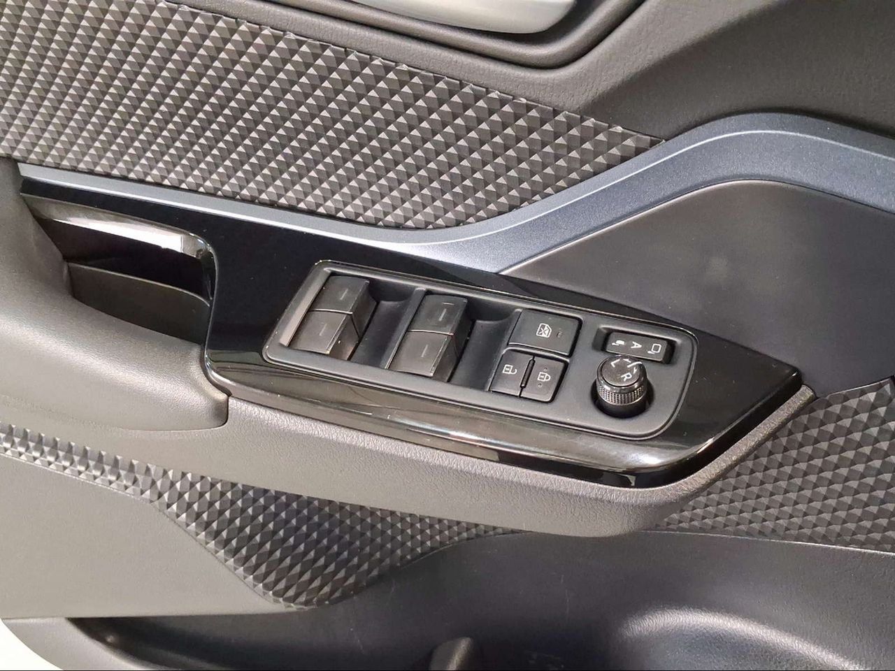 Toyota C-HR 1.8 125H Advance  - Foto 24