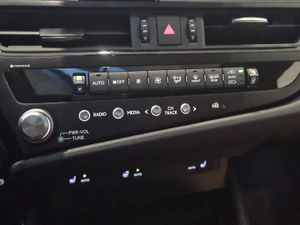 Lexus ES 2.5 300h Premium  - Foto 15