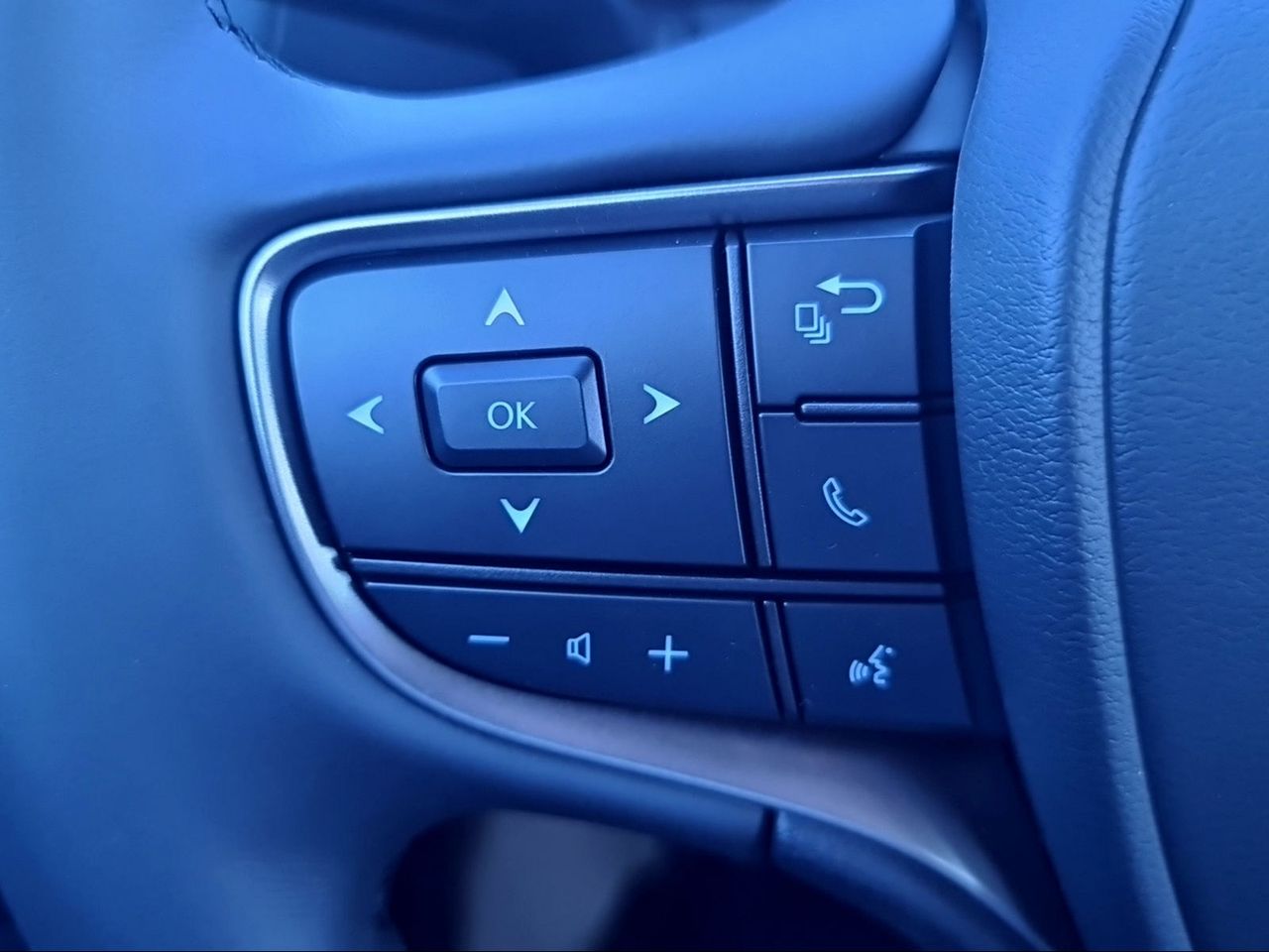 Lexus UX 2.0 300h UX Plus  - Foto 14