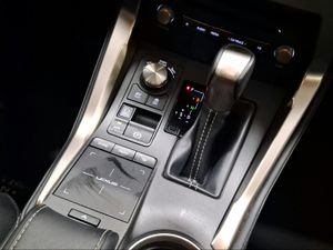 Lexus NX 2.5 300h Business Navigation 2WD  - Foto 16