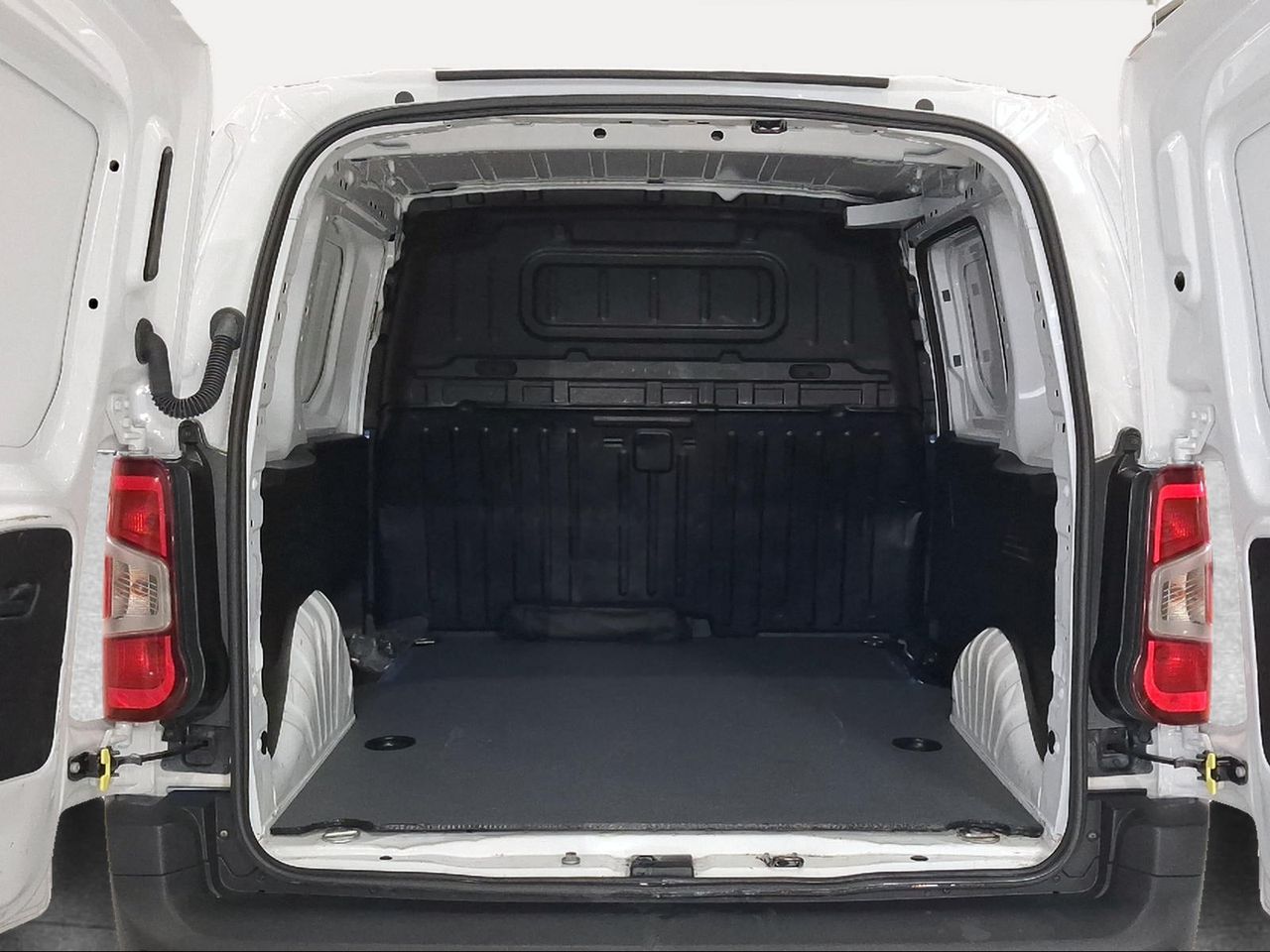 Toyota Proace City Van L1 1PL GX Plus 1.5D 100CV TM 1000KG   - Foto 11