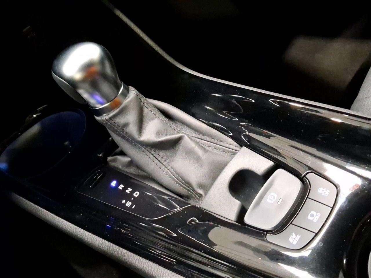 Toyota C-HR 2.0 180H Advance  - Foto 26